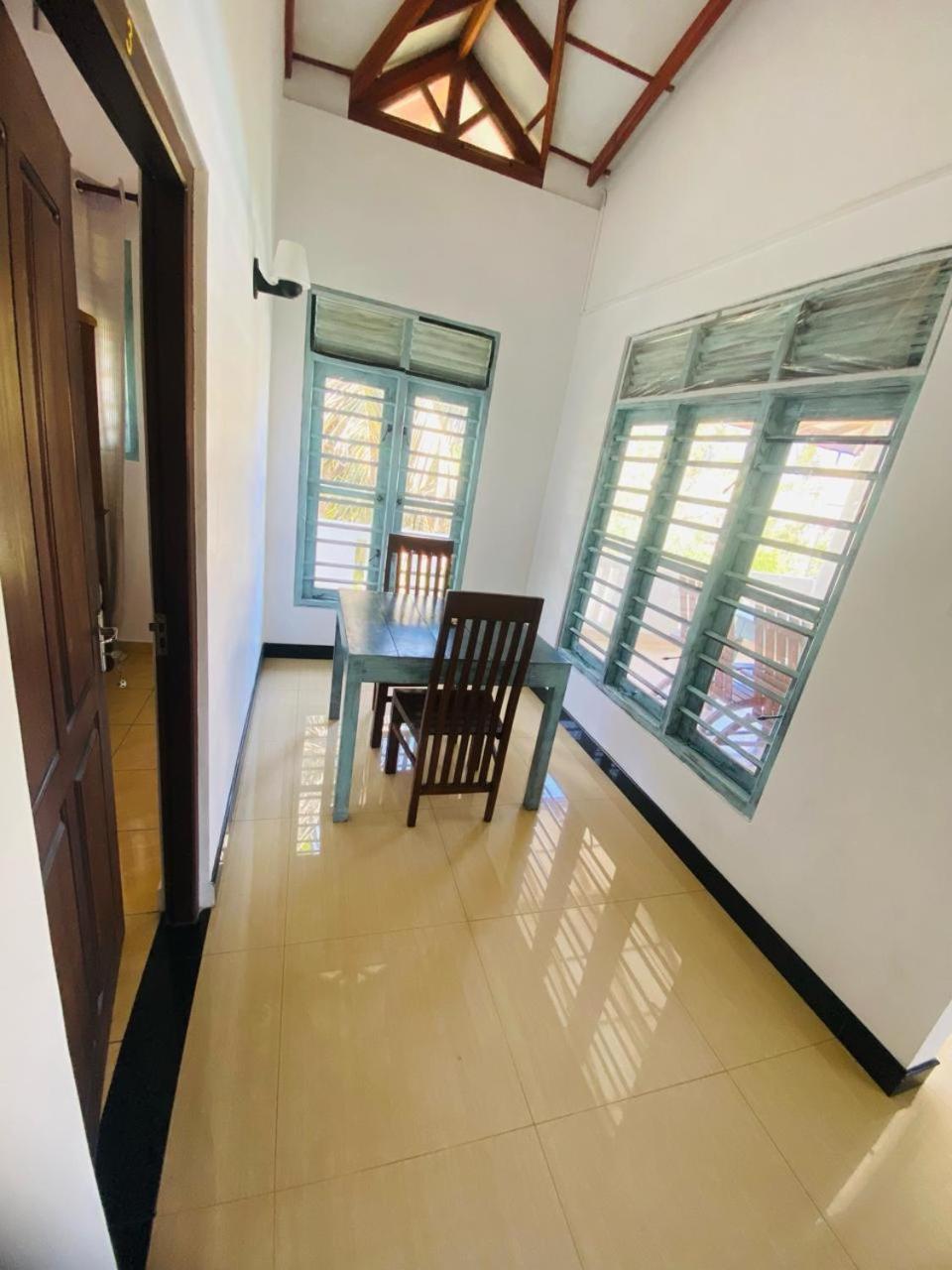 Huugaba Hotel Ahangama Buitenkant foto